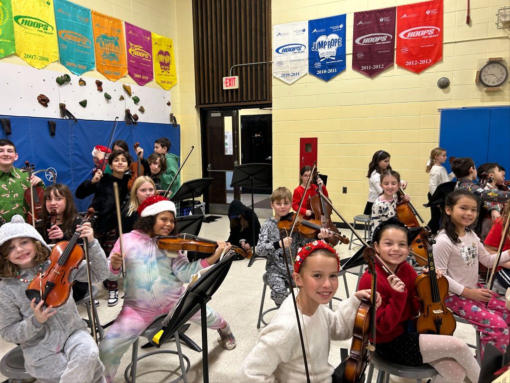 Article56_hugh_cole_concert_kids